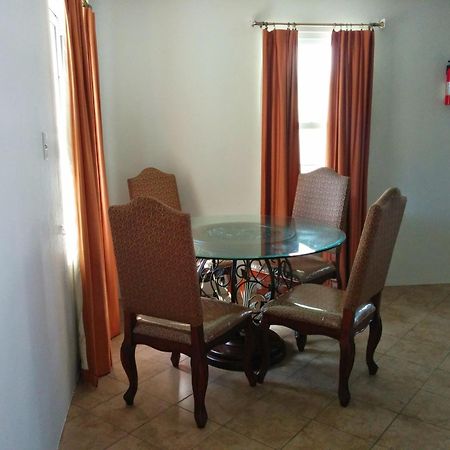Windsong Guest Apartments Pembroke Extérieur photo