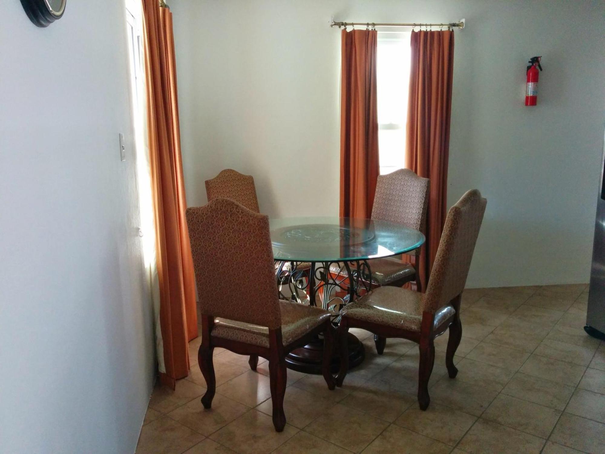 Windsong Guest Apartments Pembroke Extérieur photo