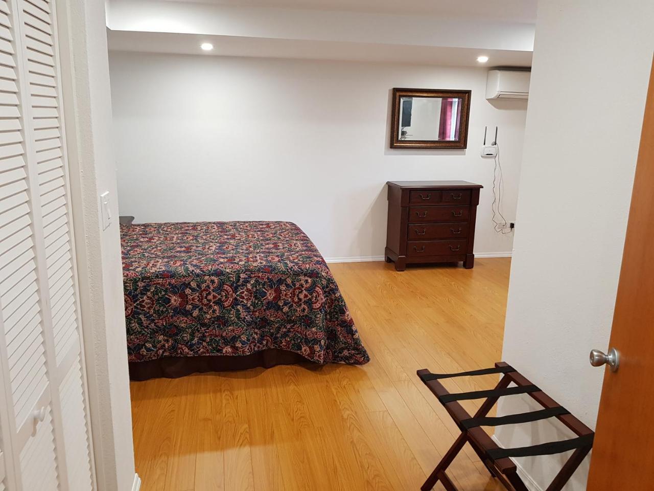Windsong Guest Apartments Pembroke Extérieur photo