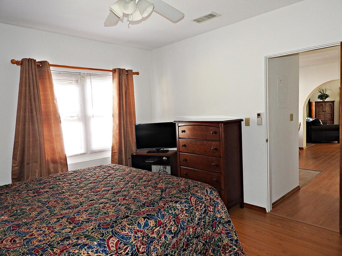 Windsong Guest Apartments Pembroke Extérieur photo