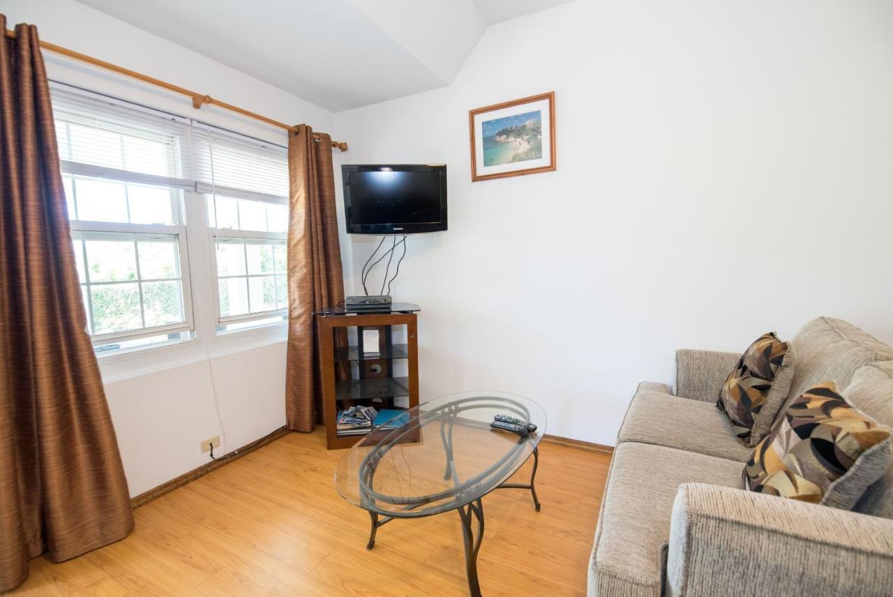 Windsong Guest Apartments Pembroke Extérieur photo