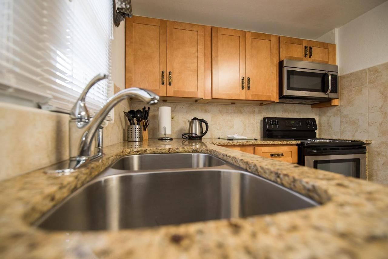 Windsong Guest Apartments Pembroke Extérieur photo