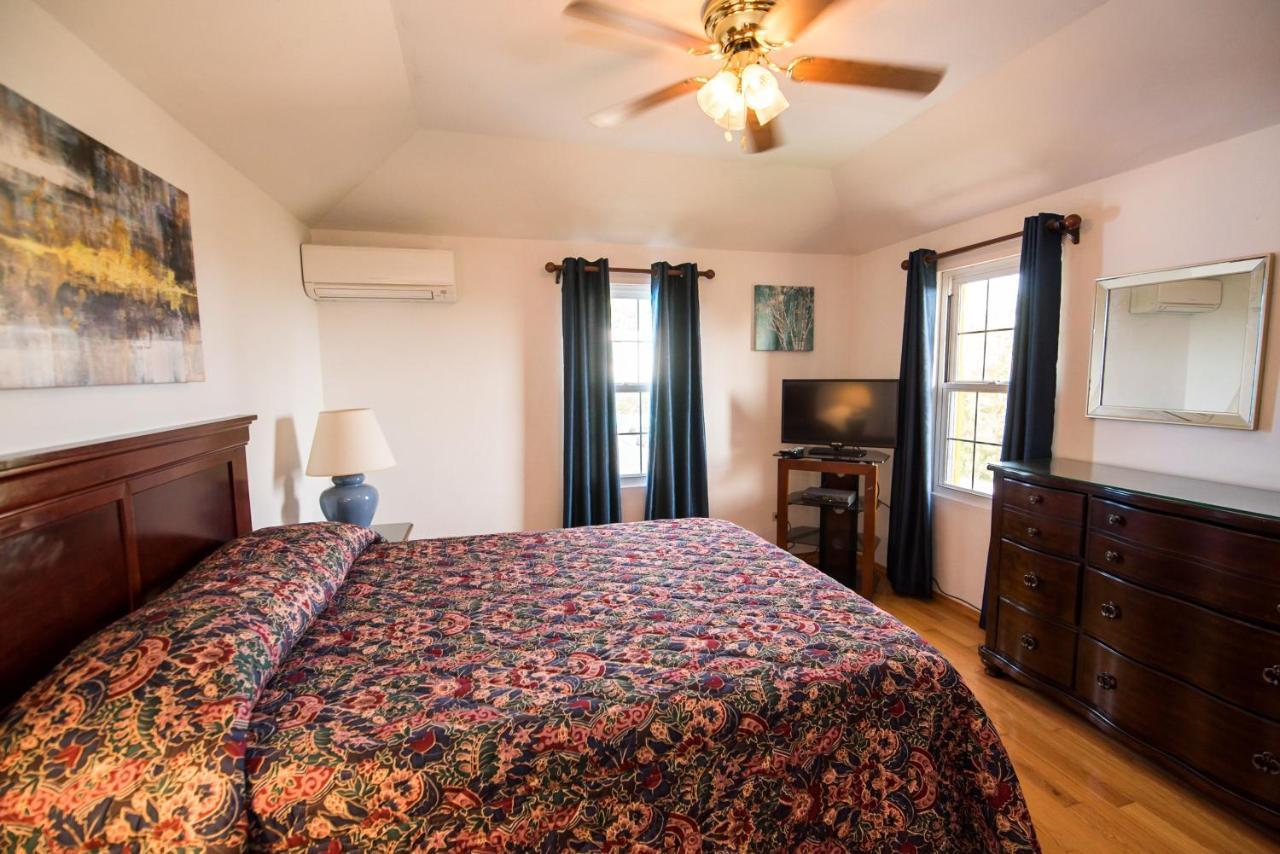 Windsong Guest Apartments Pembroke Extérieur photo