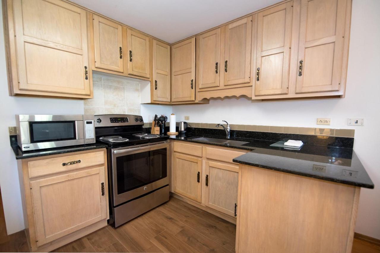 Windsong Guest Apartments Pembroke Extérieur photo