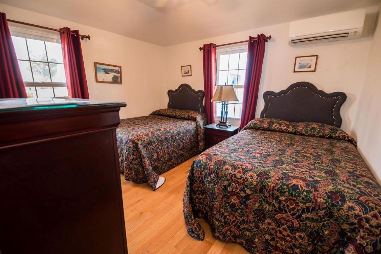 Windsong Guest Apartments Pembroke Extérieur photo