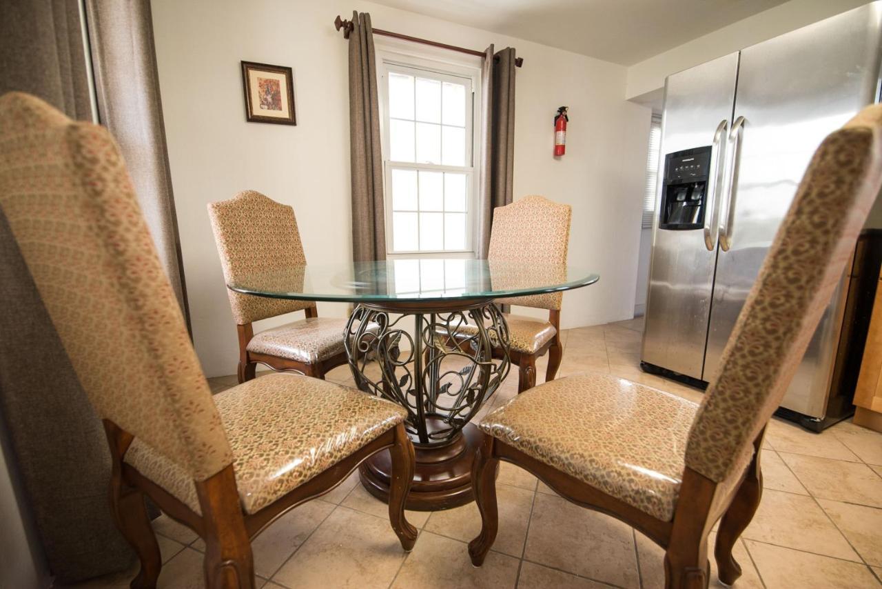 Windsong Guest Apartments Pembroke Extérieur photo